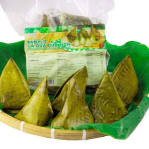 Sticky rice cake with panda leaves and coconut  | 16.93 oz (480g)